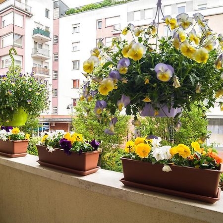 Lovely Corvin Apartment Будапеща Екстериор снимка