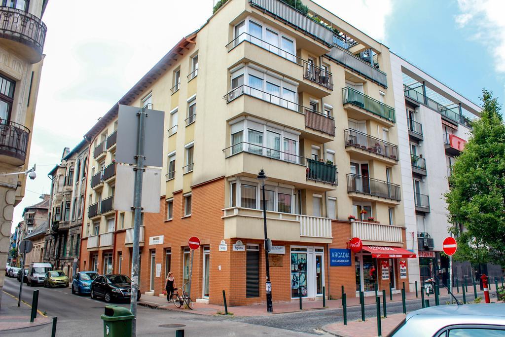 Lovely Corvin Apartment Будапеща Екстериор снимка